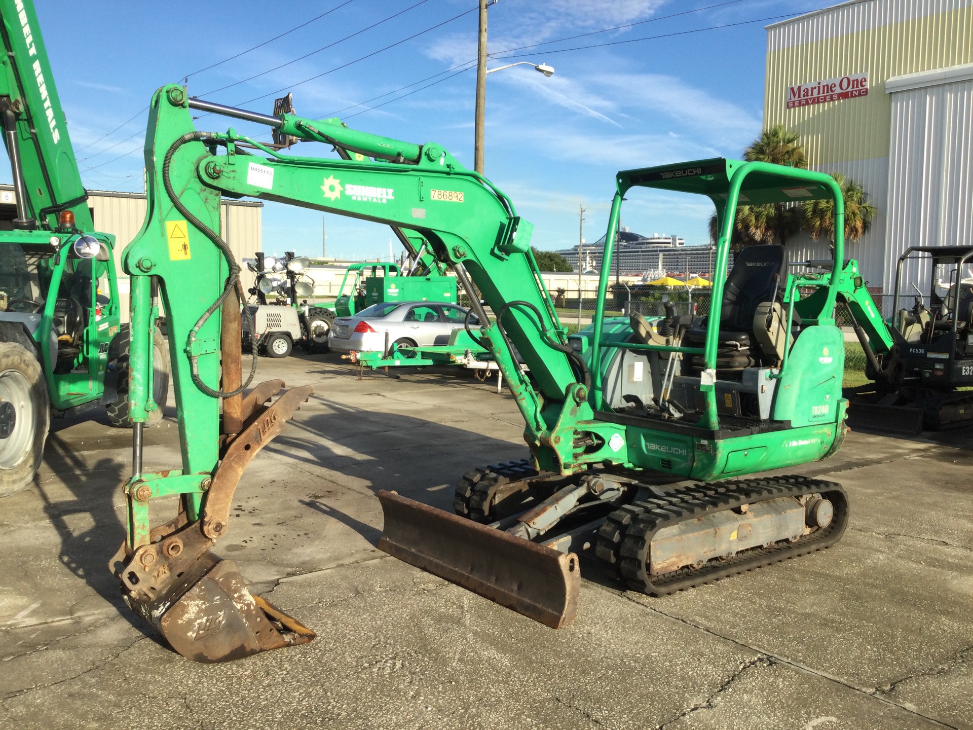 2015 Takeuchi TB240 Mini Excavator