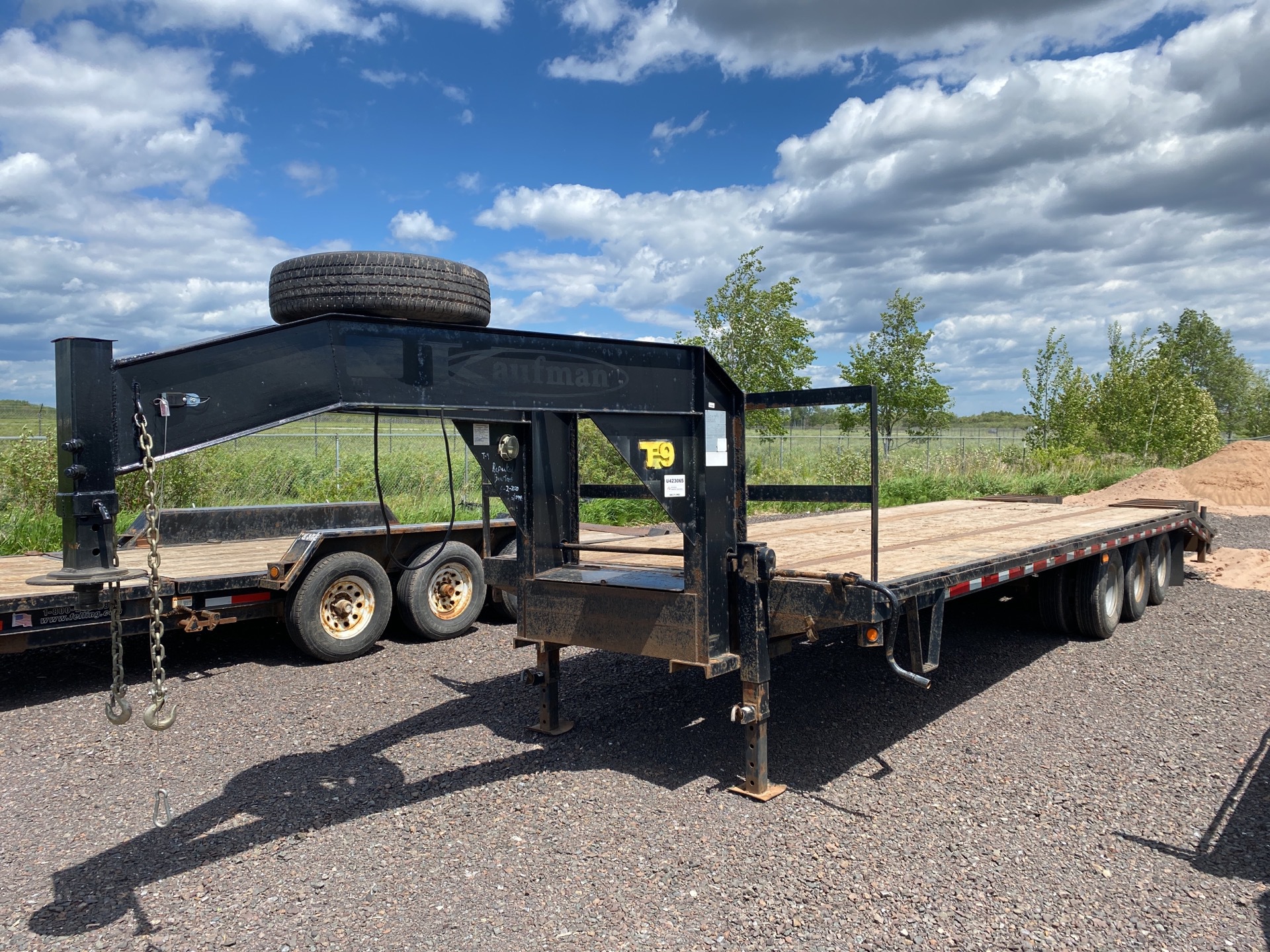 2012 Kaufman 24 ft Tri/A Gooseneck Equipment Trailer