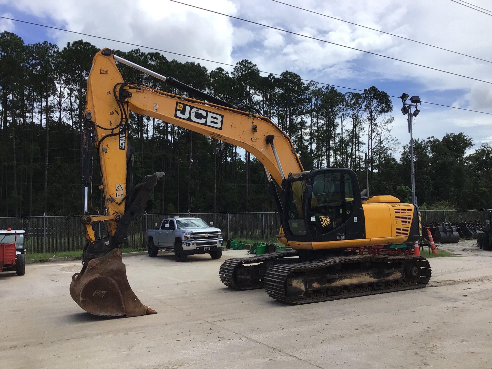 2015 JCB JS220LC Tracked Excavator