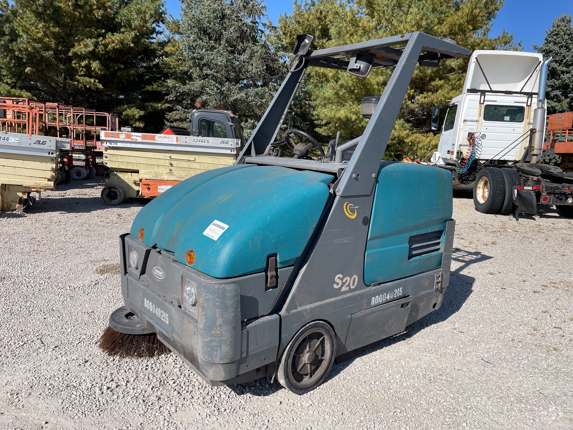 2015 Tennant S20 Ride-On Floor Sweeper