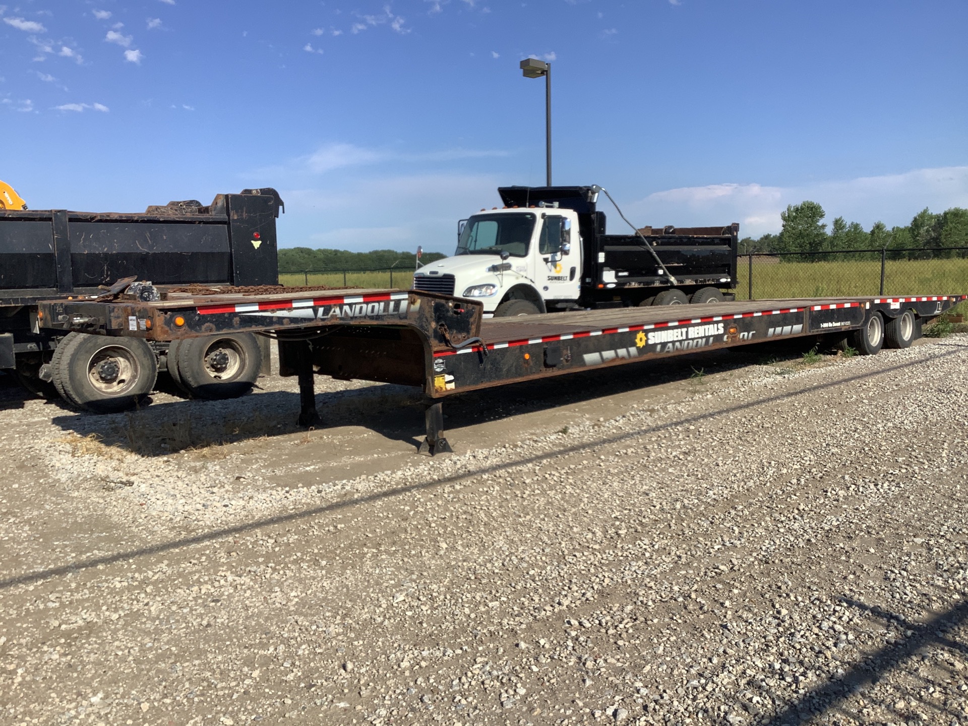 2014 Landoll 930C-51-15 48 ft 6 in T/A Flatbed Trailer