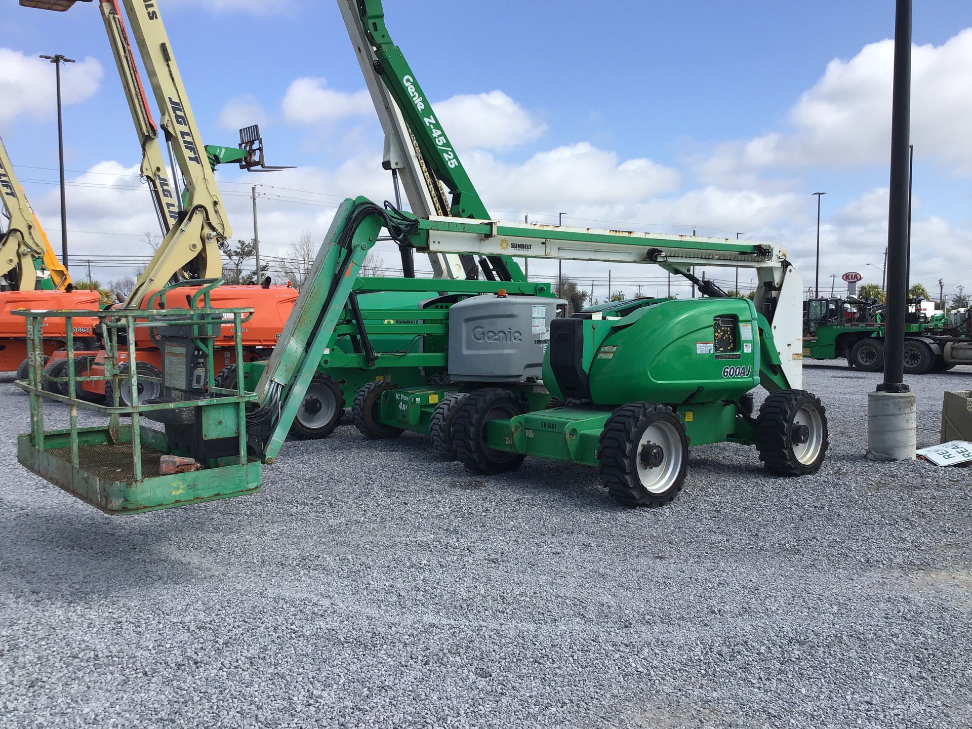 2012 JLG 600AJ 4WD Diesel Articulating Boom Lift