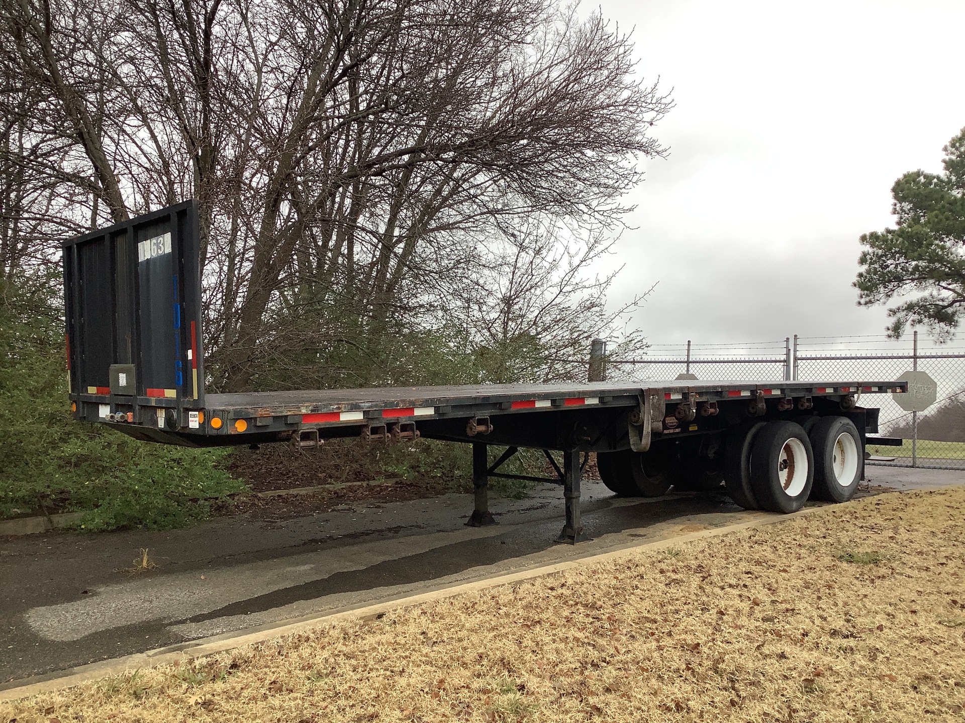 2006 Lufkin T/A Flatbed Trailer