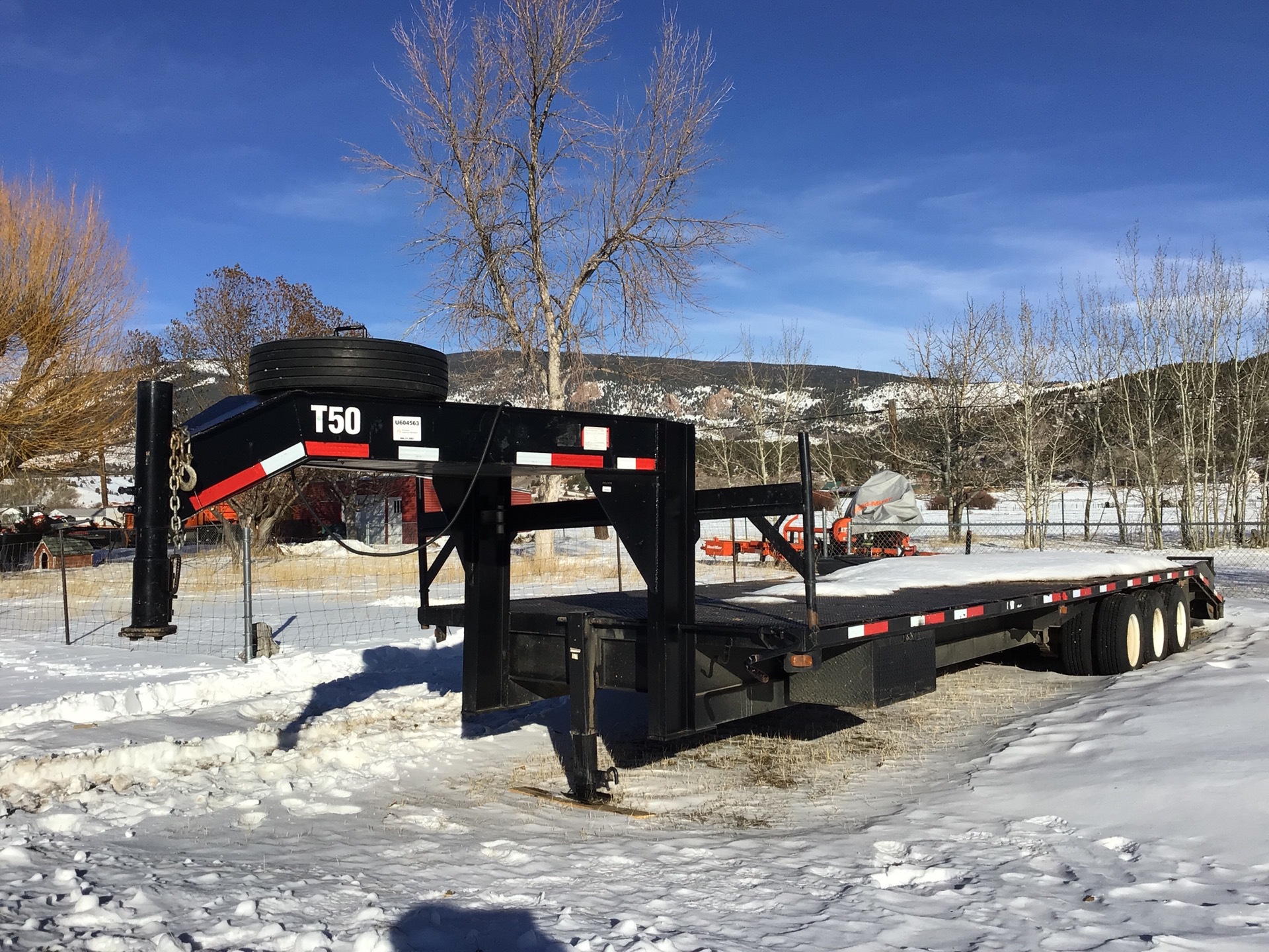 2001 31 ft Tri/A Gooseneck Equipment Trailer