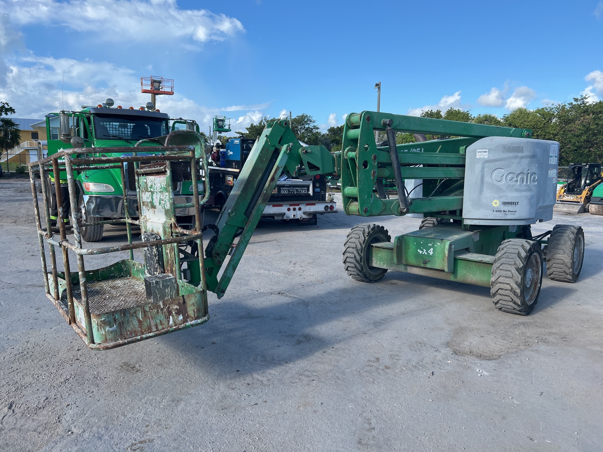 2013 Genie Z-45/25J 4WD Diesel Articulating Boom Lift