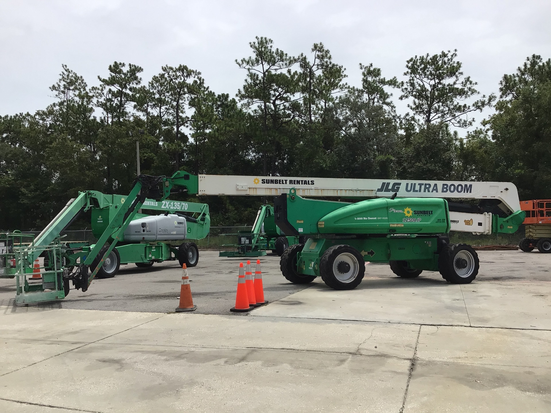 2013 JLG 1250AJP 4WD Diesel Articulating Boom Lift