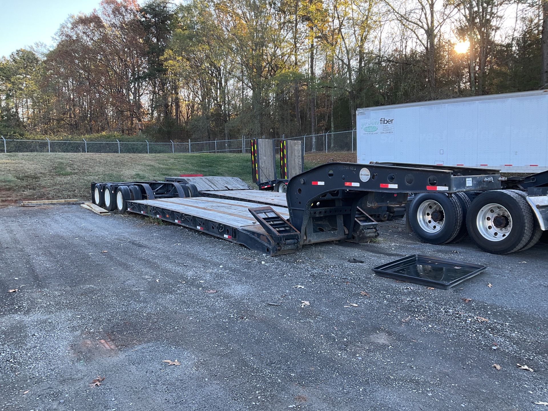 1997 Fontaine 100000 lb 23 ft Tri/A Lowboy Trailer