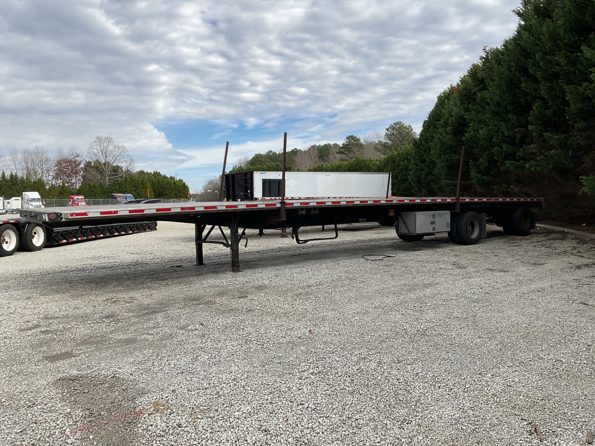 2015 Fontaine HCICF22RSA 53 ft T/A Spread Axle Flatbed Trailer