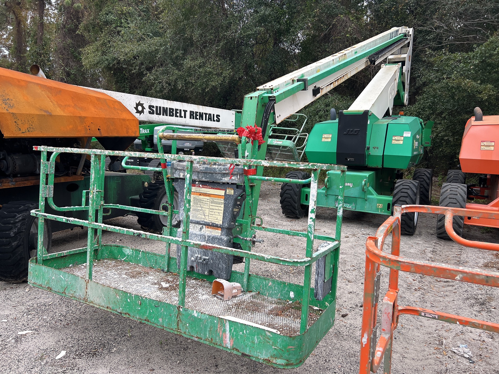 2014 JLG 800A 4WD Diesel Articulating Boom Lift