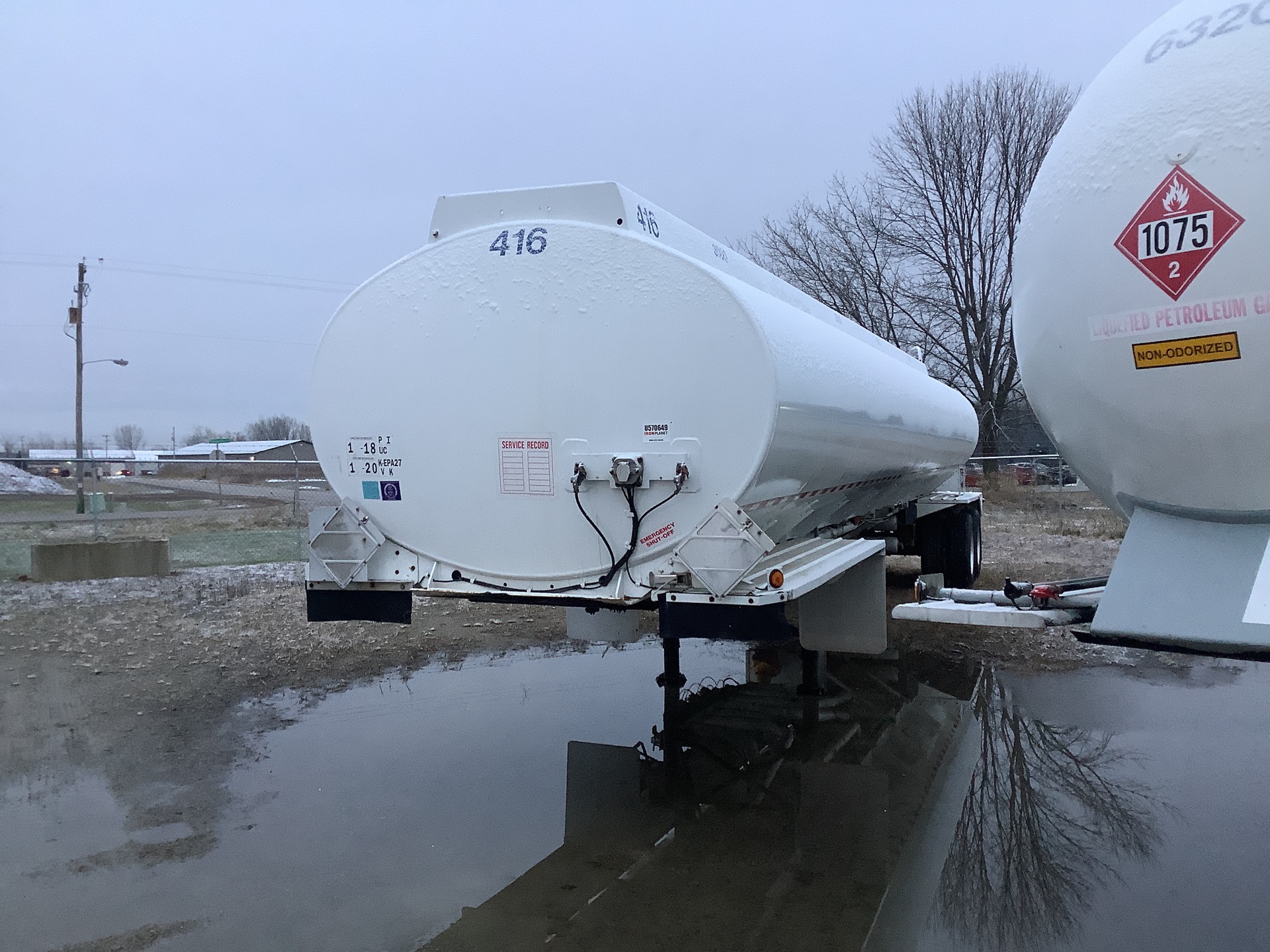 1994 Heil 9500 gal T/A Tanker Trailer