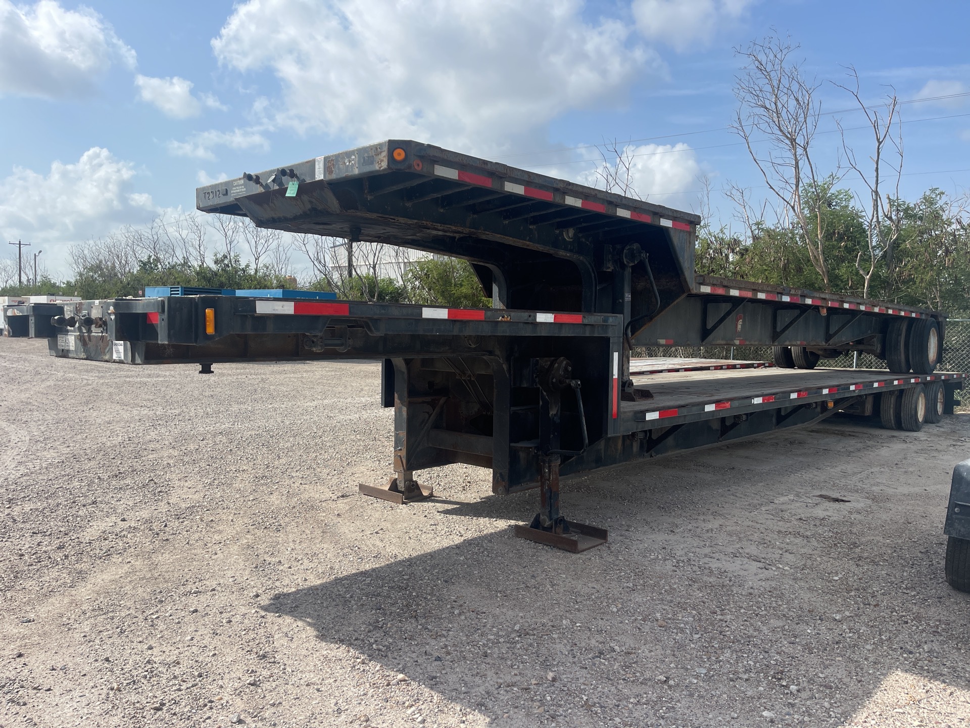 2000 Fontaine DFT57048AW 48 ft T/A Step Deck Trailer