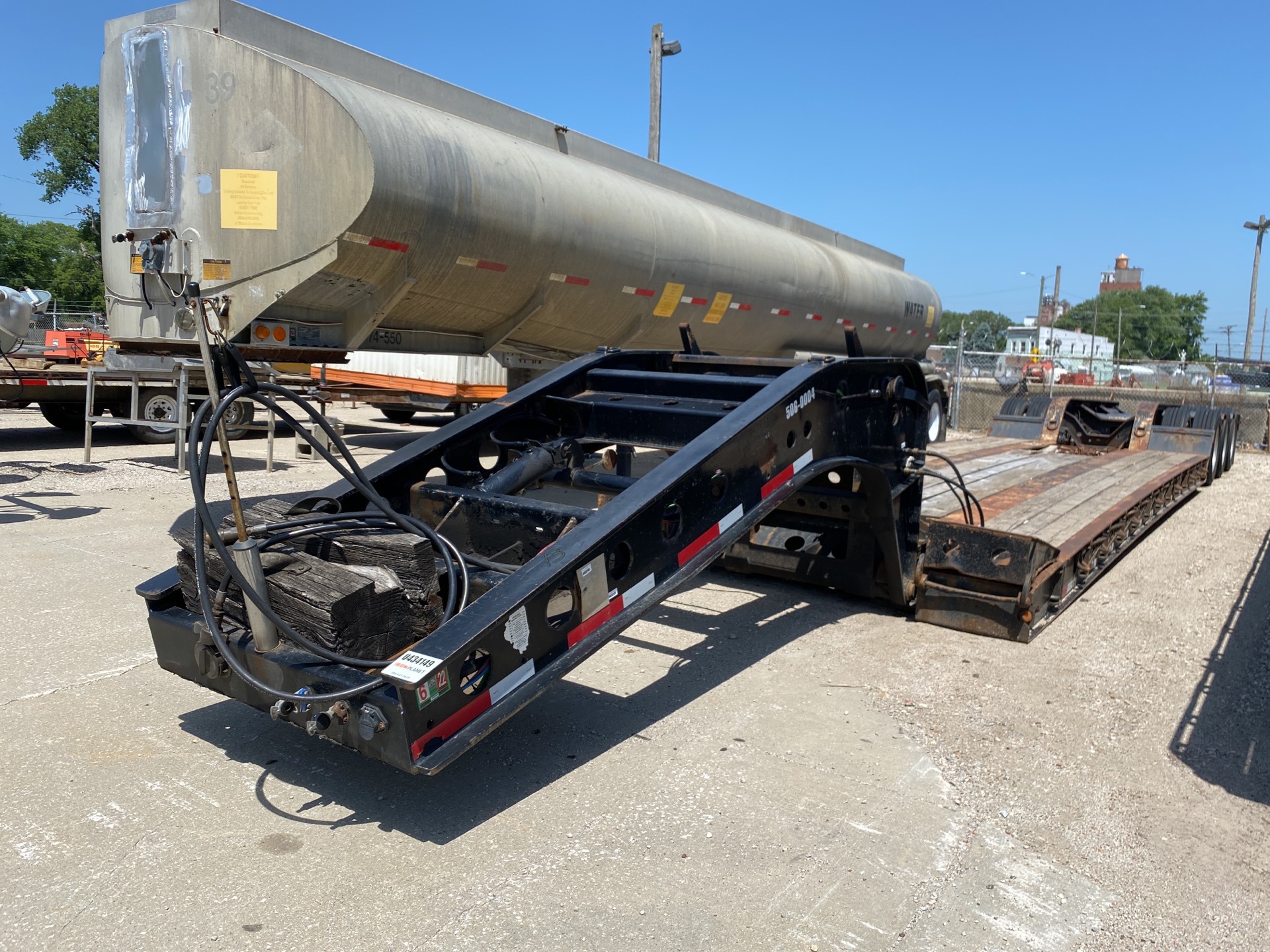 2006 Fontaine 25 ft Tri/A Removable Gooseneck Lowboy Trailer