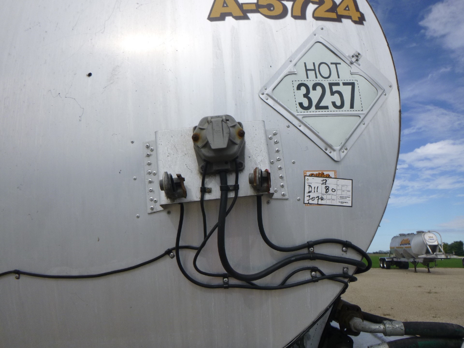 2009 Etnyre ARA 42 Ft T/A - Asphalt Tank Trailer