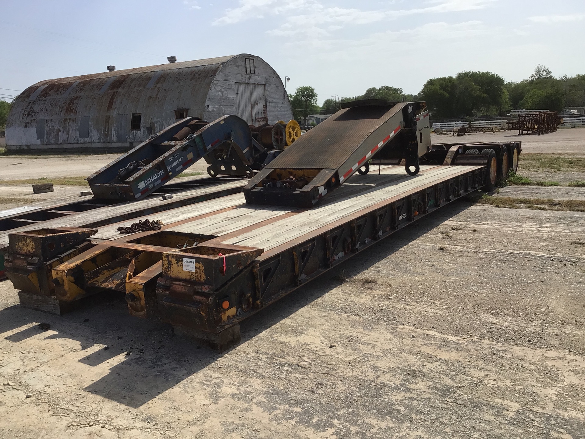 2001 Trail King TK110HDG-530 26 ft Tri/A Removable Gooseneck Lowboy Trailer