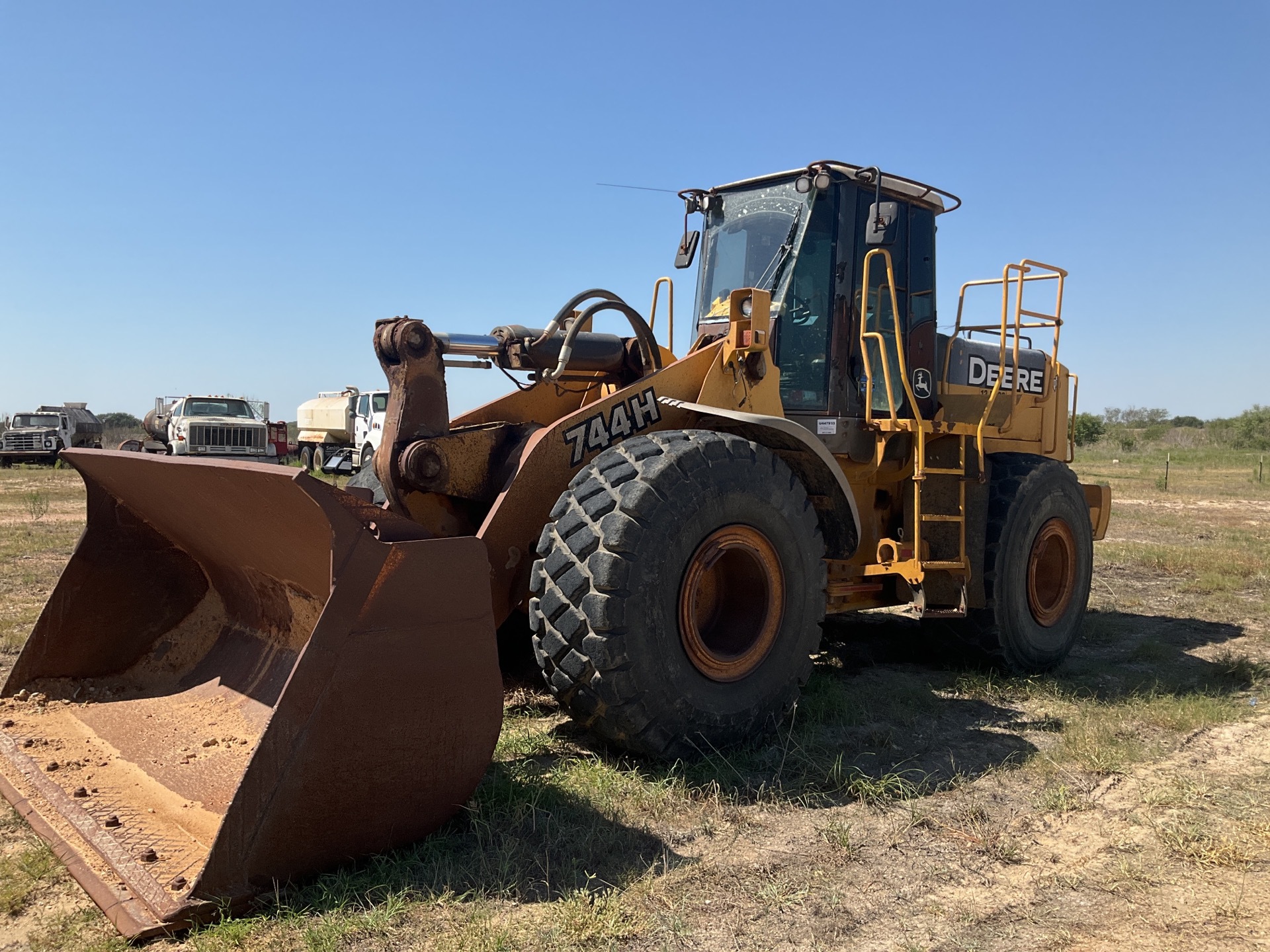 2006 John Deere 744J Wheel Loader