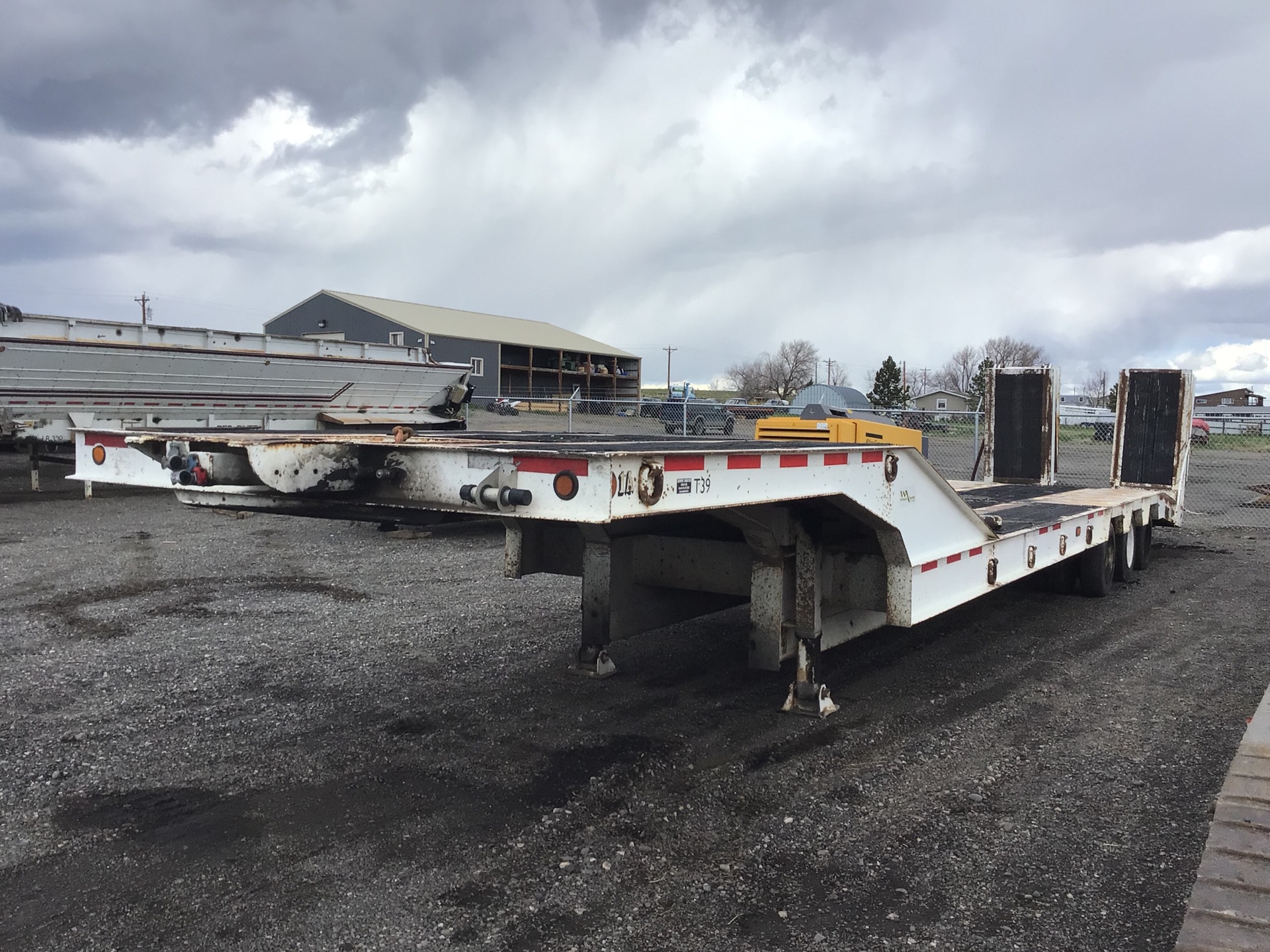 1998 Trailboss 46 ft Tri/A Lowboy Trailer