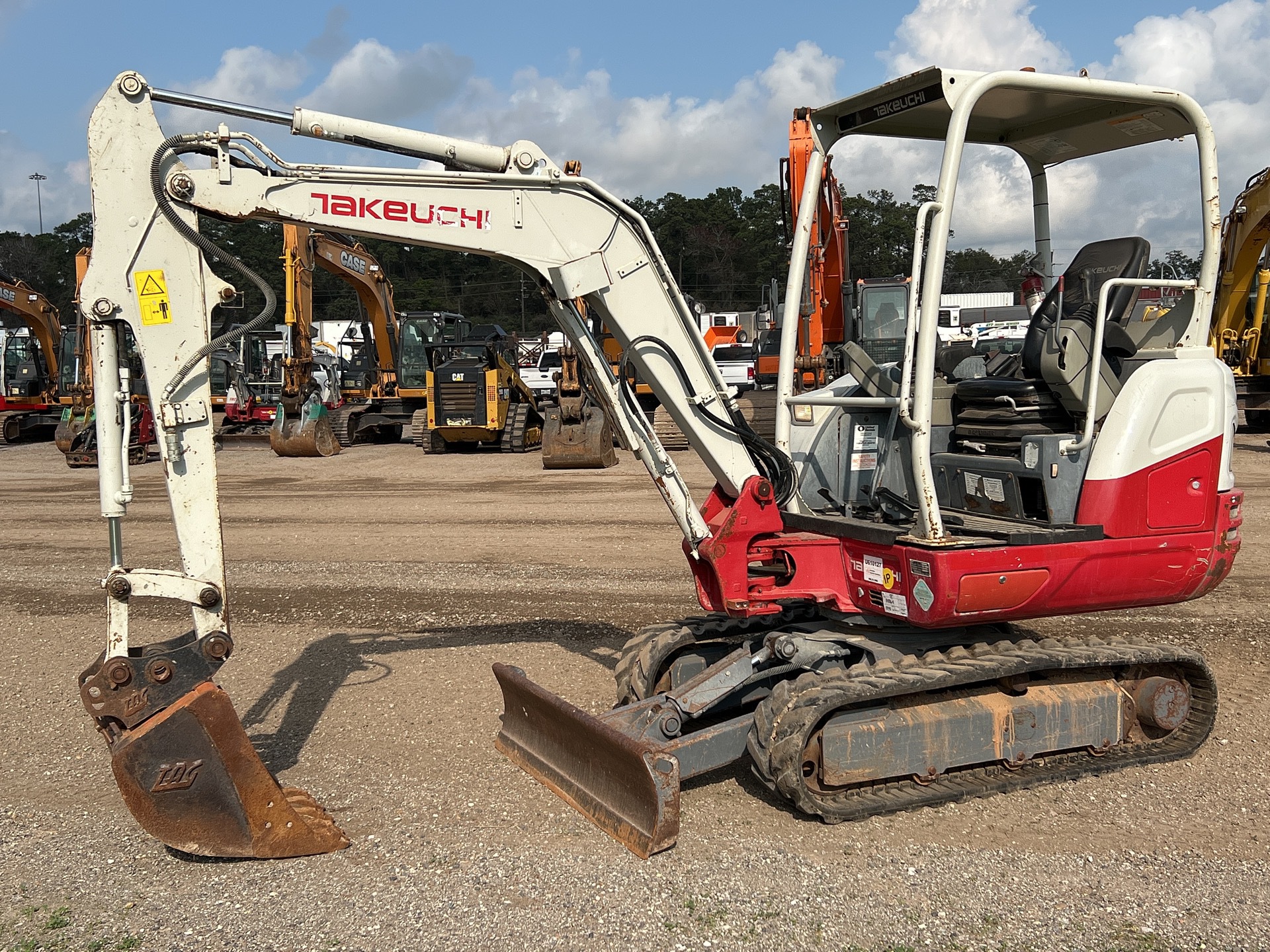 2015 Takeuchi TB230 Mini Excavator