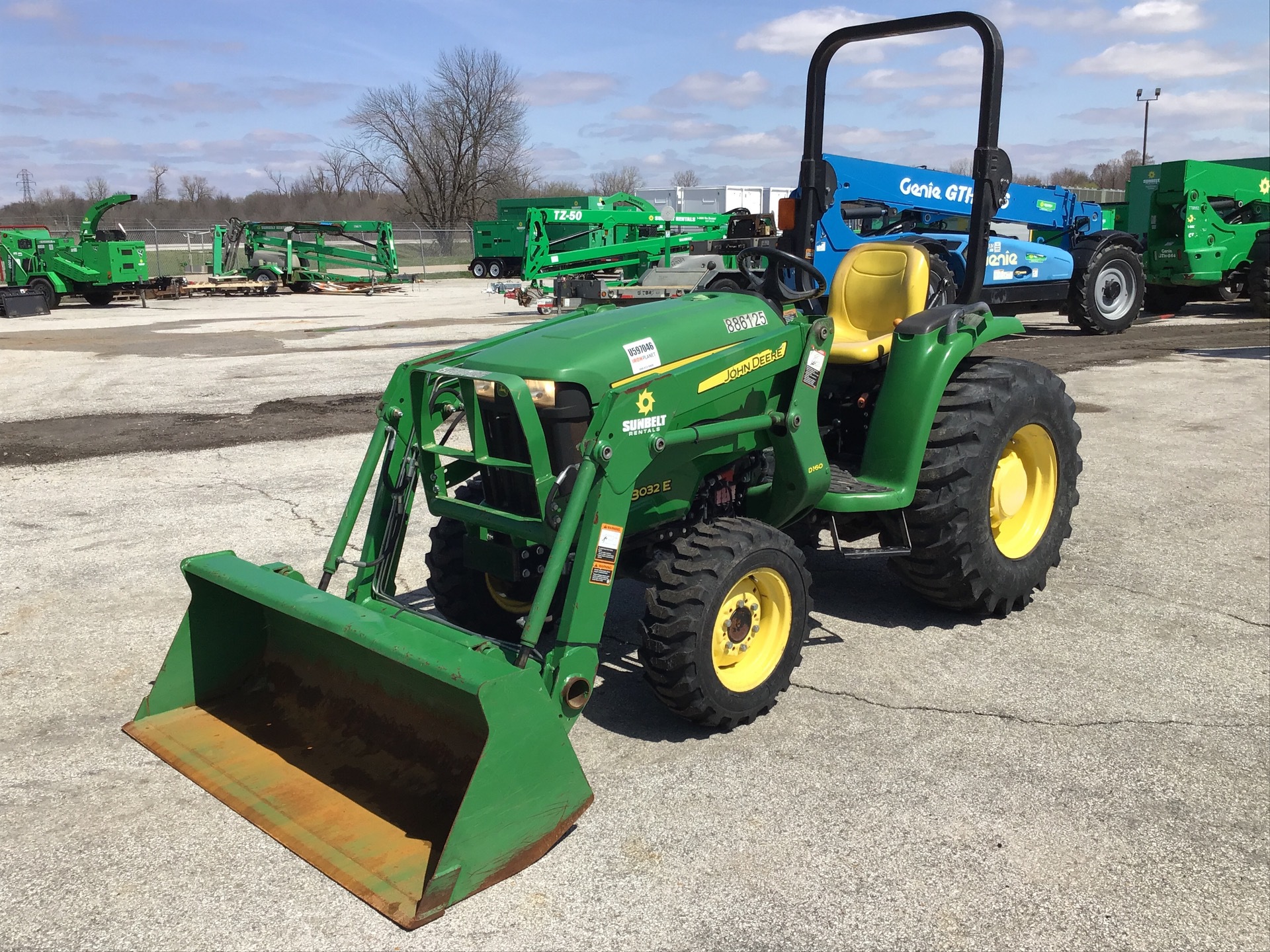 2016 John Deere 3032E 4WD Tractor