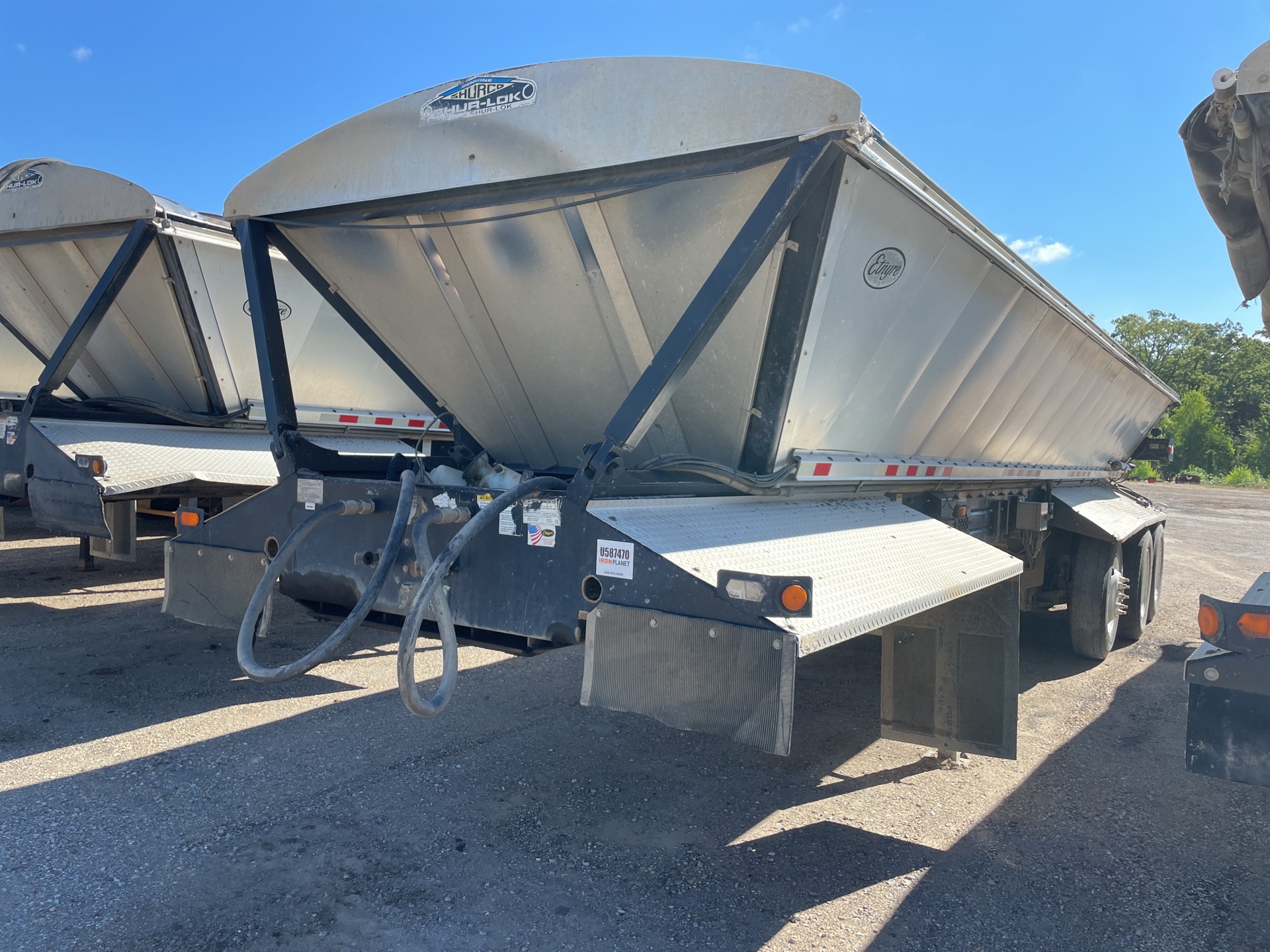 2015 Entyre T/A Live Bottom Trailer