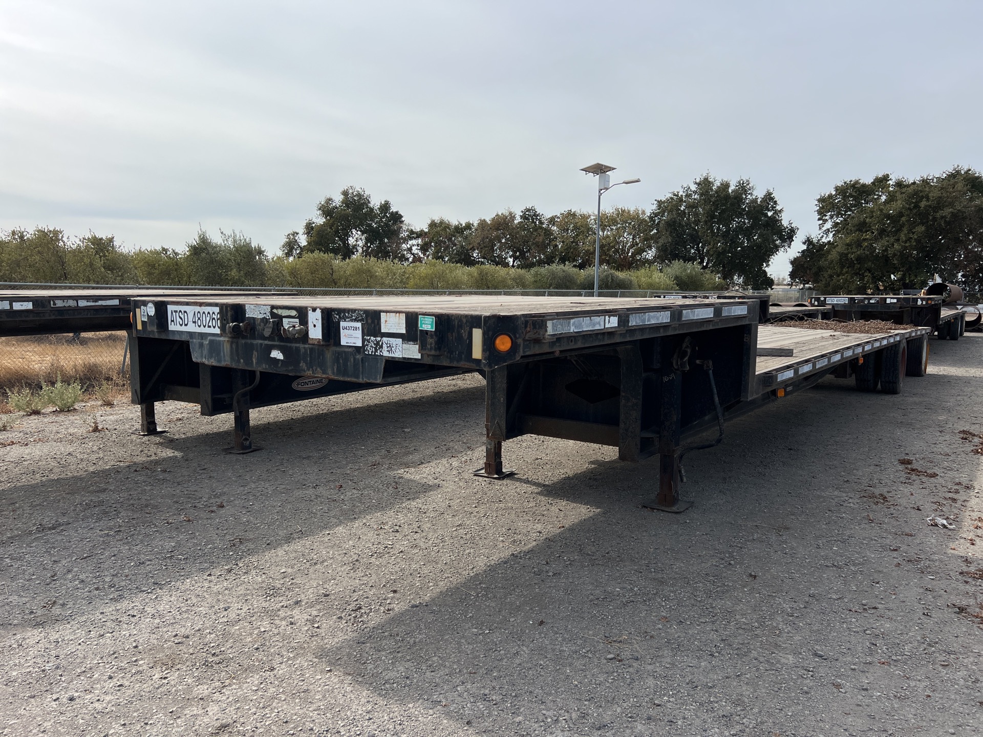 2003 Fontaine  48 ft Spread Axle Step Deck Trailer