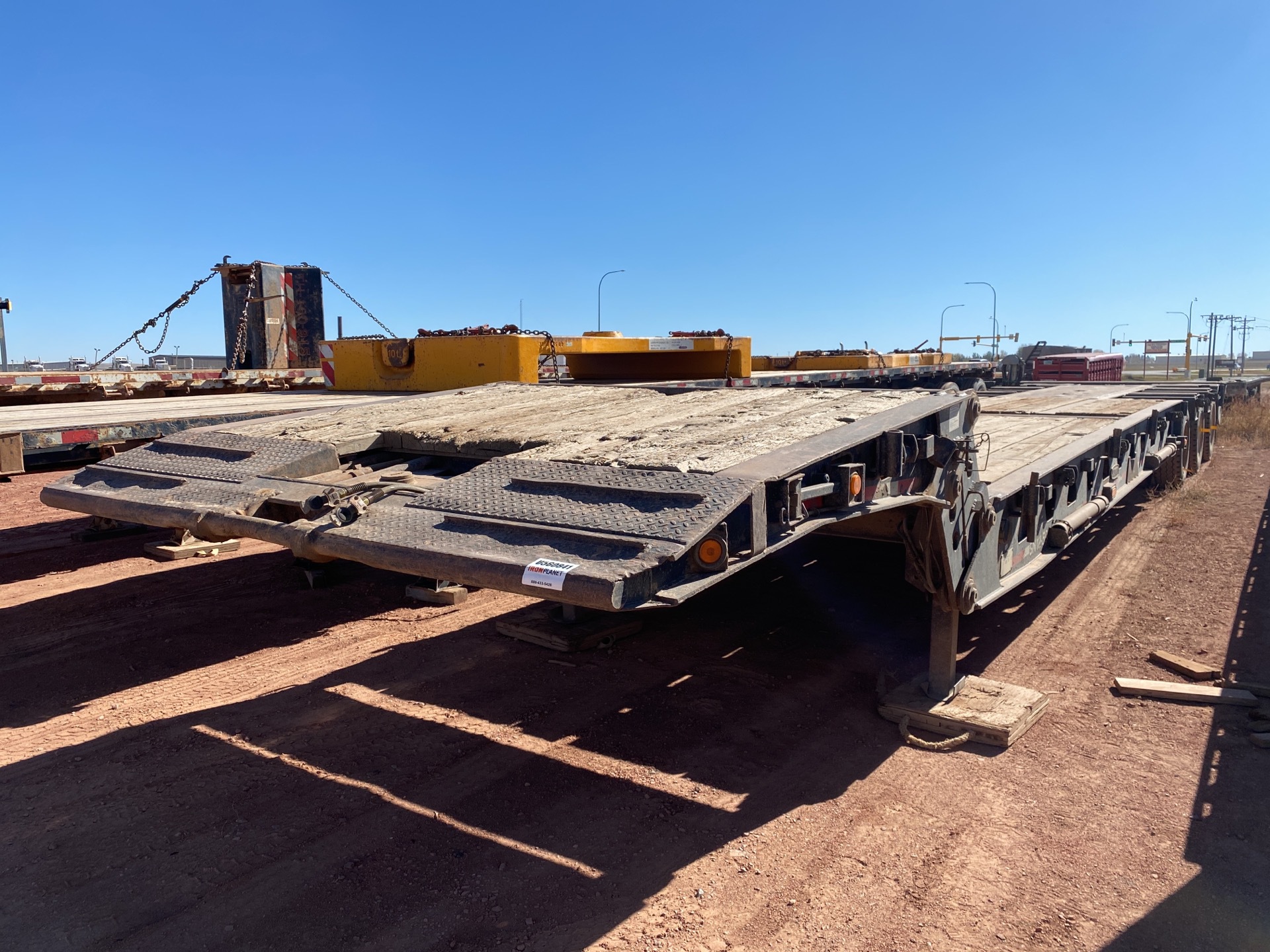 2000 Aspen FG40-3 Tri/A Folding Neck Trailer