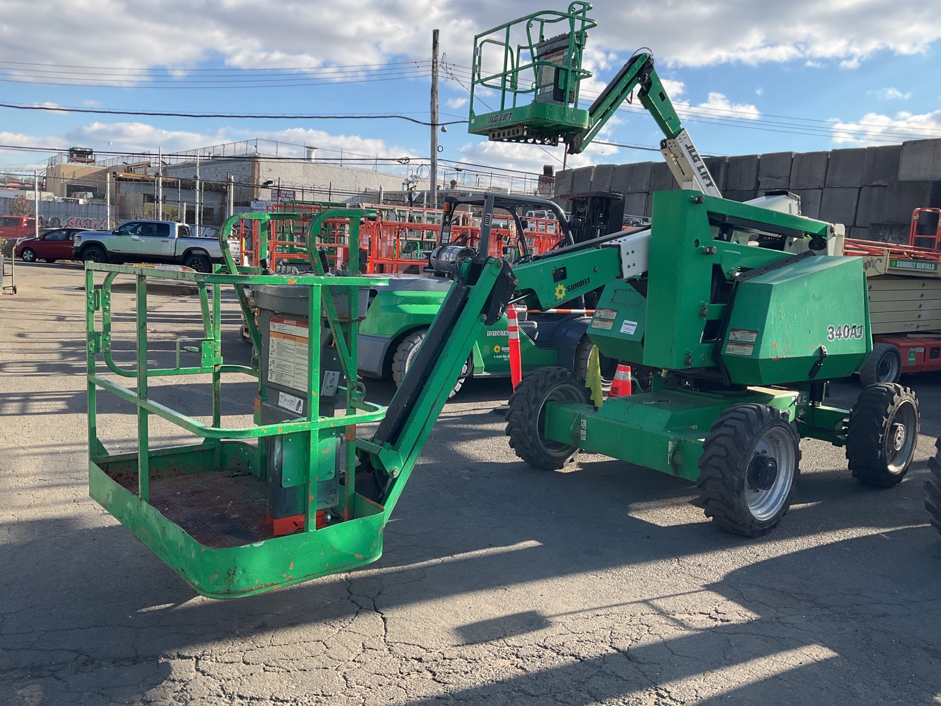 2014 JLG 340AJ 4WD Diesel Articulating Boom Lift