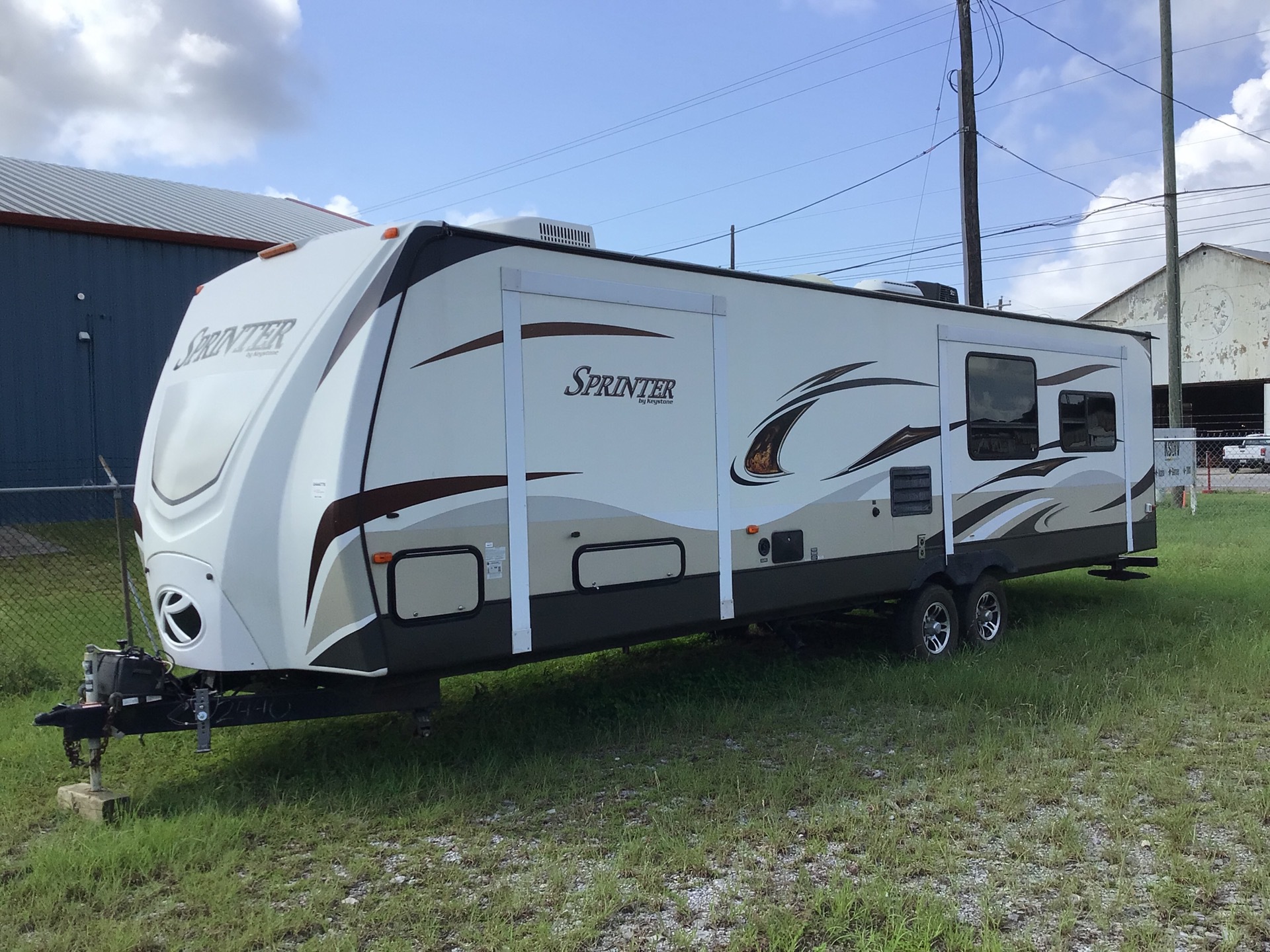 2013 Keystone ST299RET13 35 ft 10 in T/A Travel Trailer