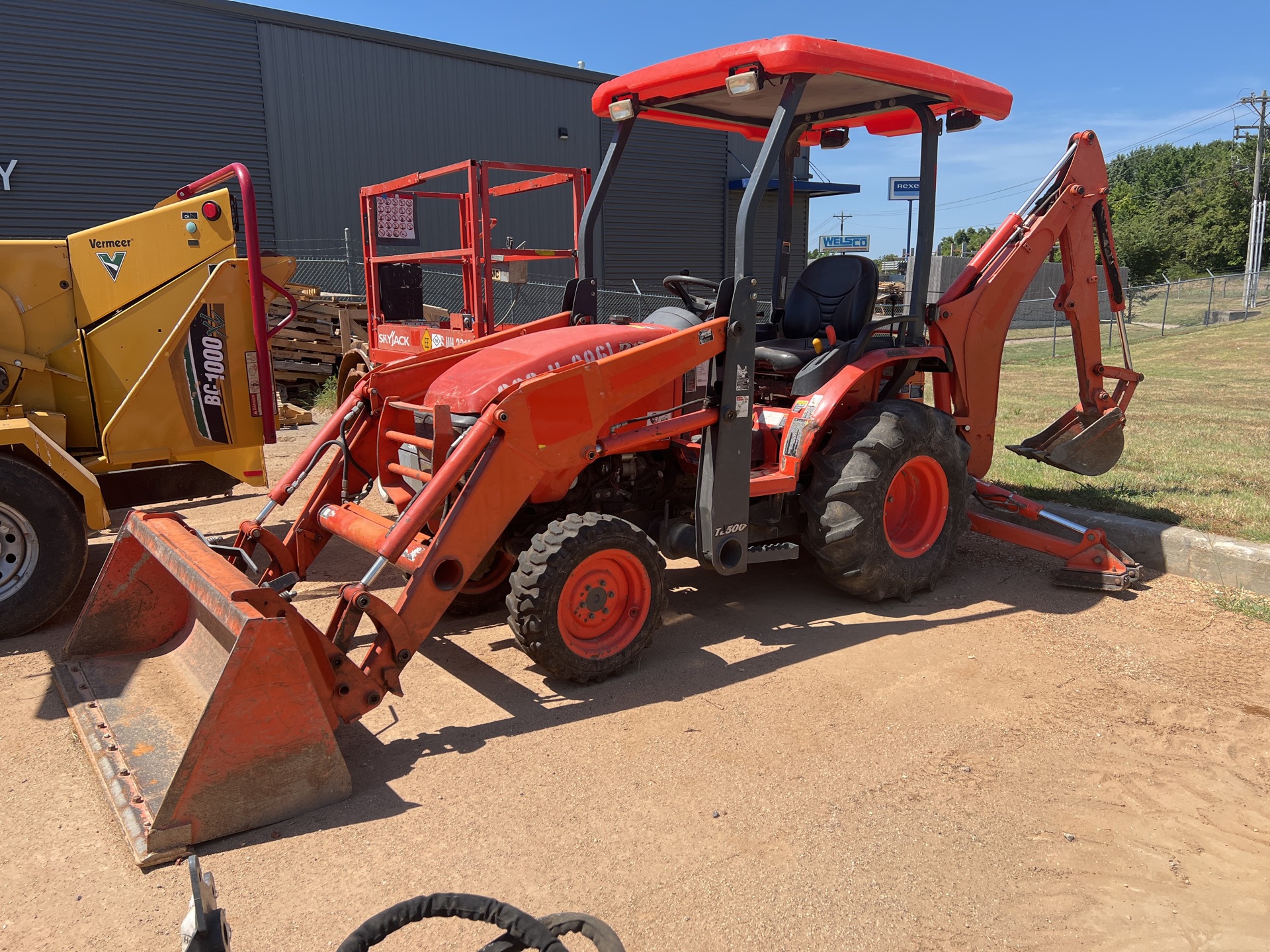 2016 Kubota B26TLB 4WD Utility Tractor