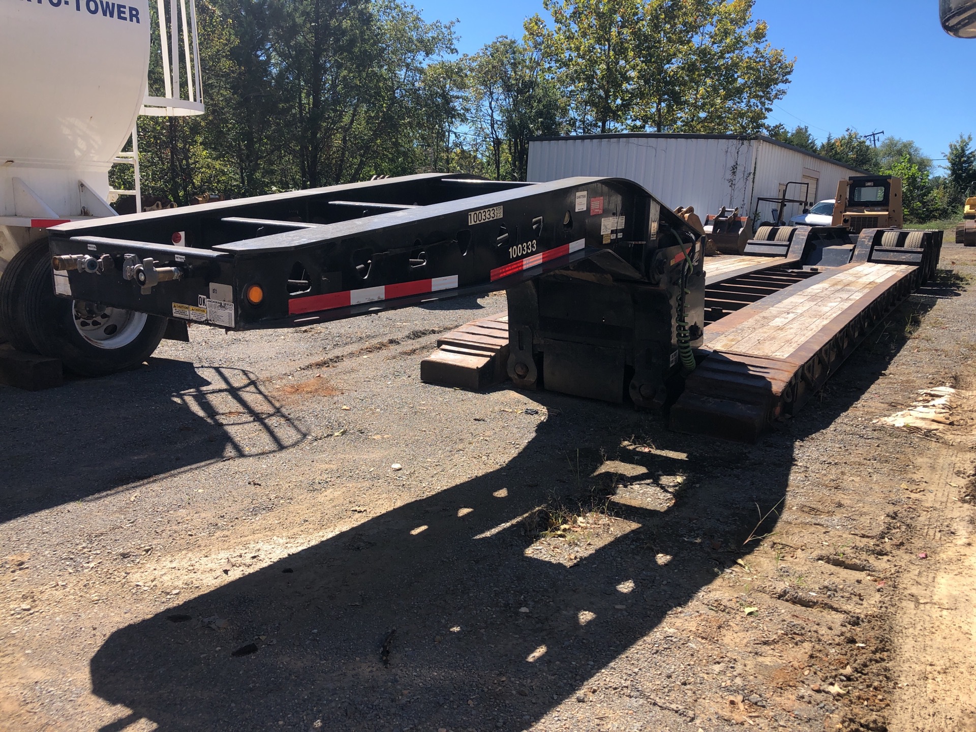 2013 Trail King TK110HDG+533 131940 lb 25 ft Tri/A Removable Gooseneck Lowboy Trailer