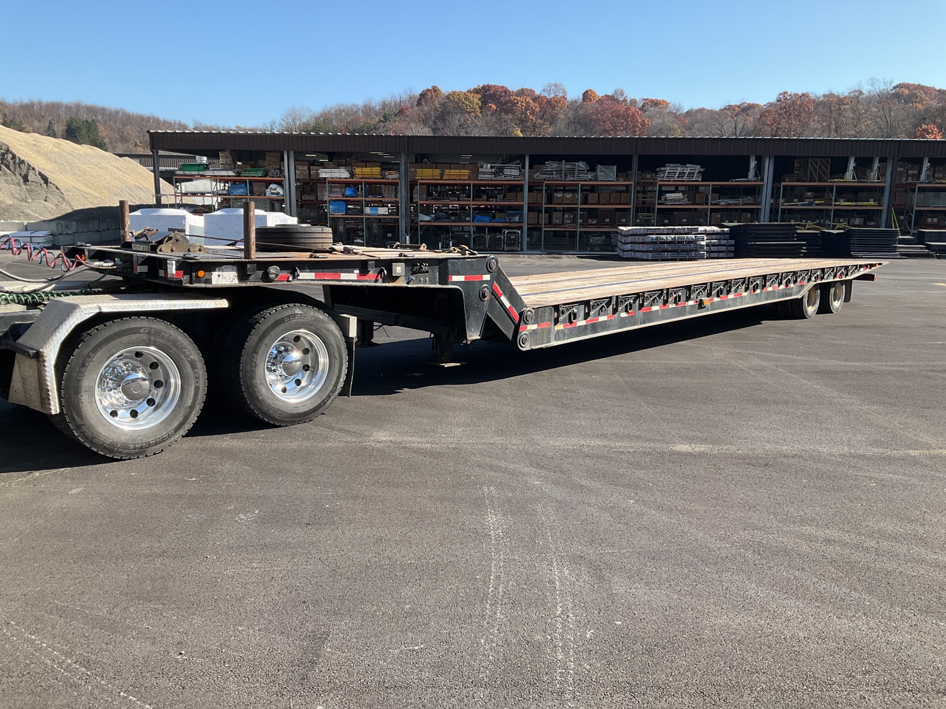 2007 Trail-Eze TE801CF T/A Folding Neck Trailer