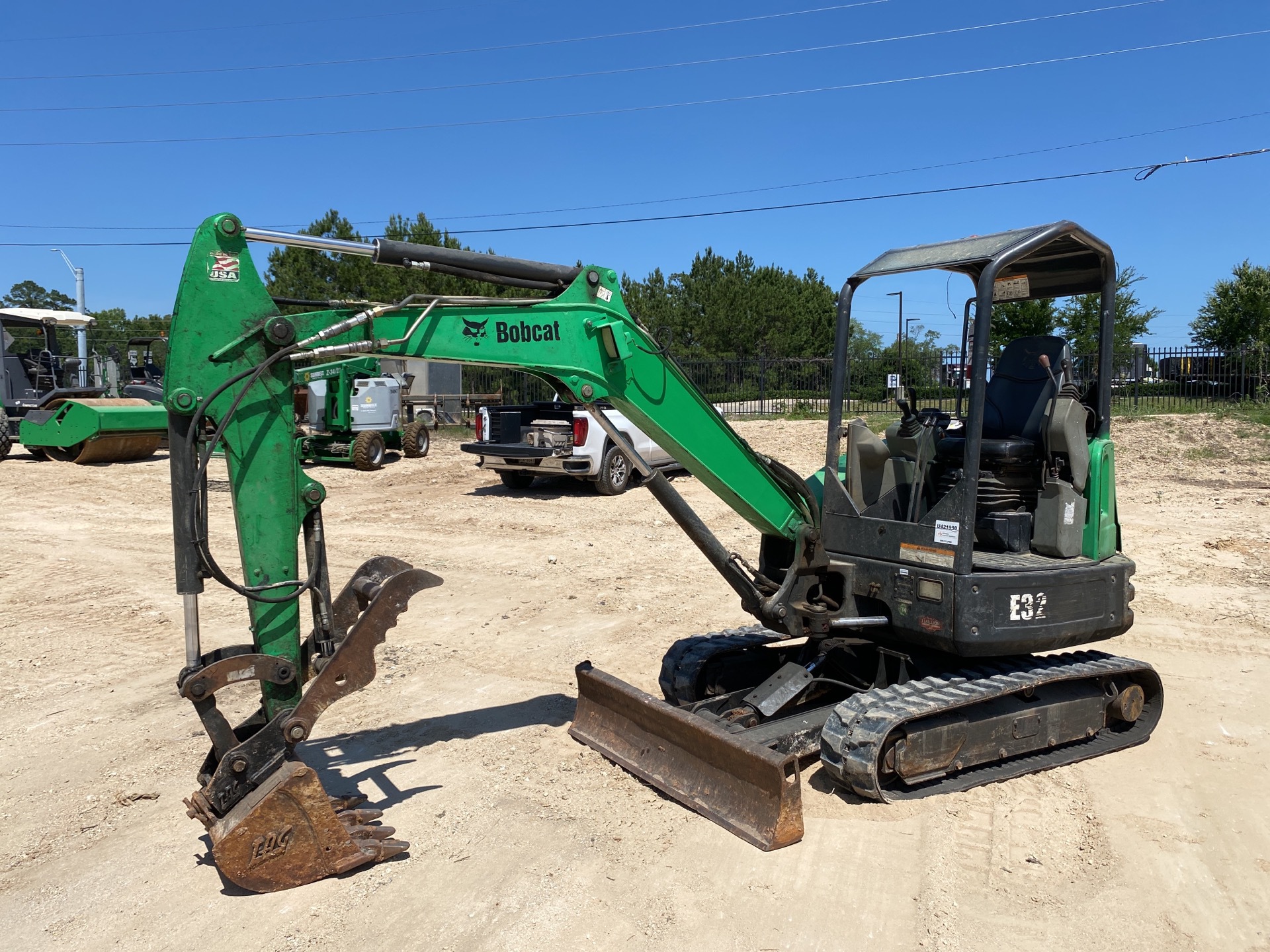 2015 Bobcat E32 Mini Excavator