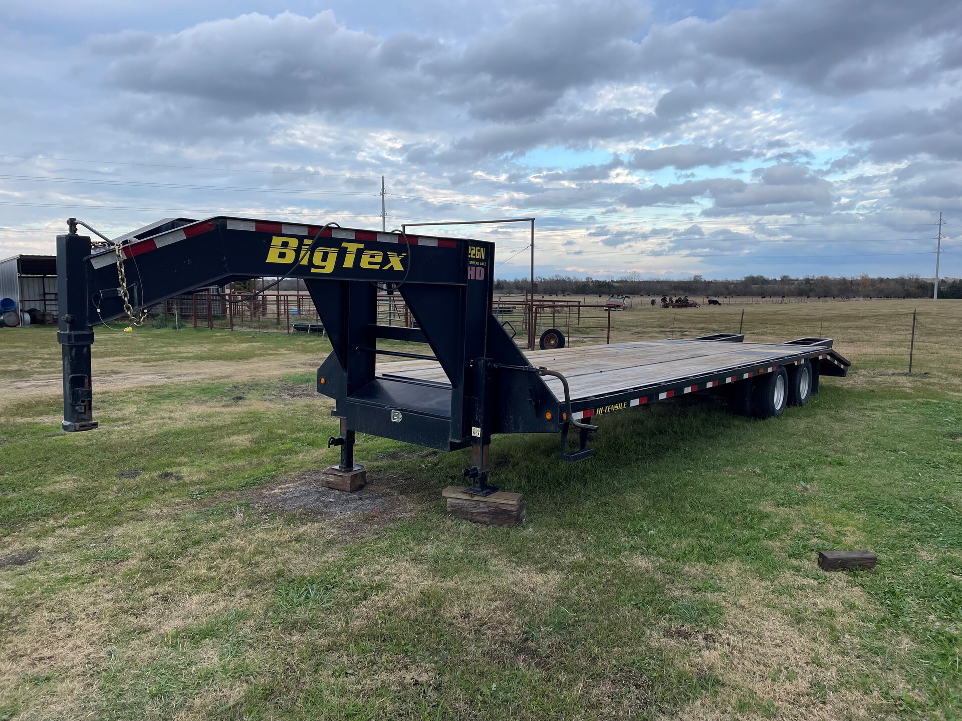 2014 BigTex 22GN-25BK+5 Equipment Trailer