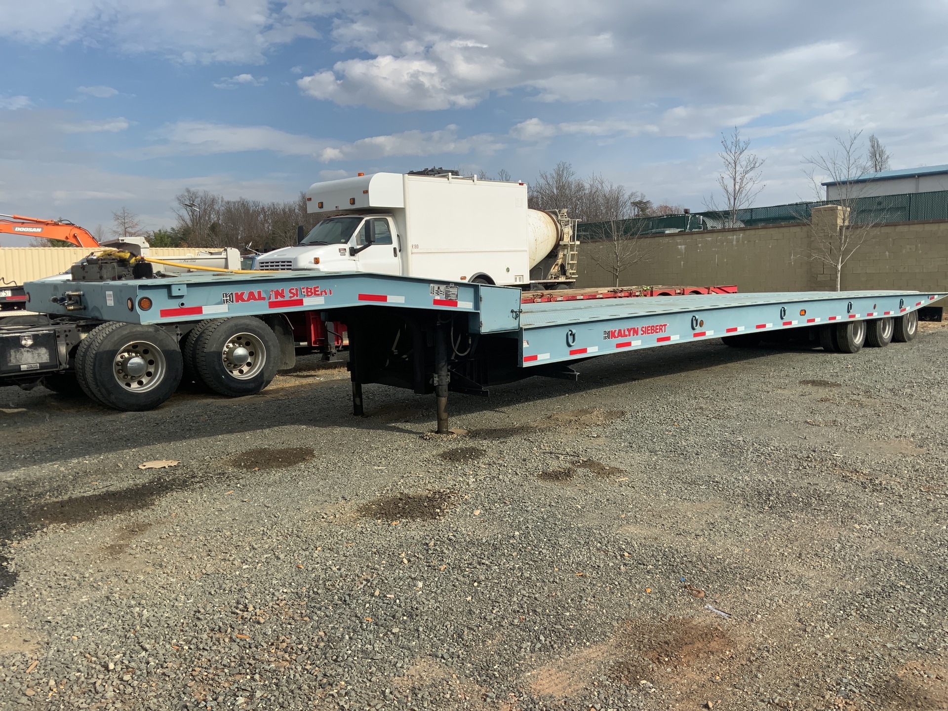 2004 Kalyn/Siebert Sliding Axle Trailer