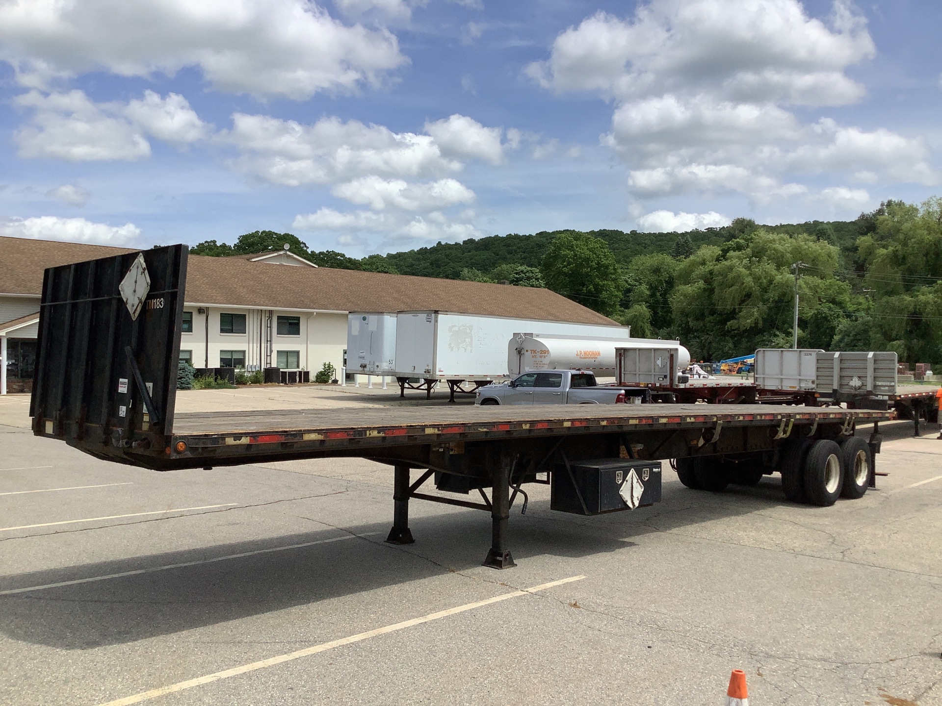 2009 Clark T/A Flatbed Trailer