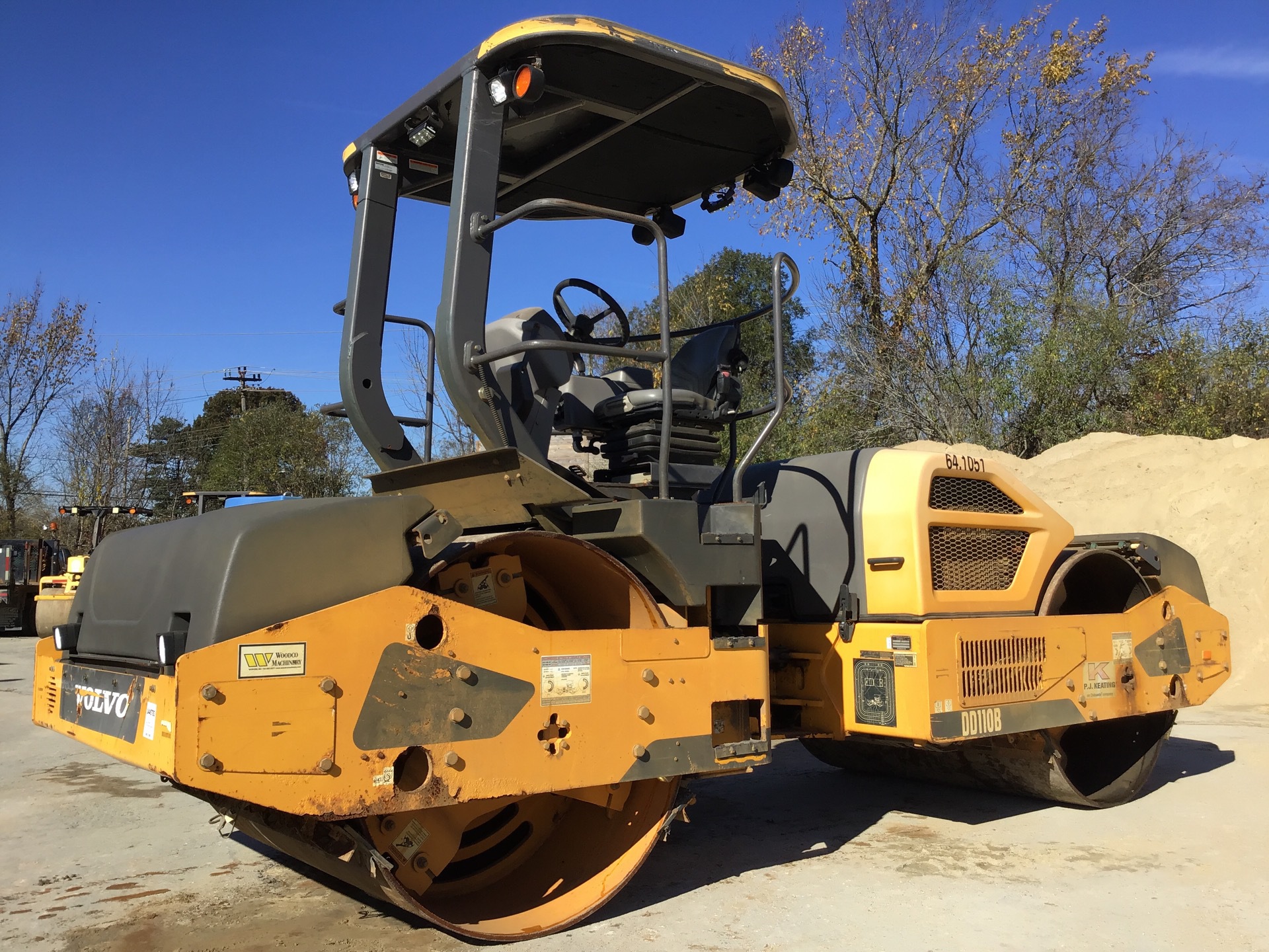 2016 Volvo DD110B Double Drum Roller