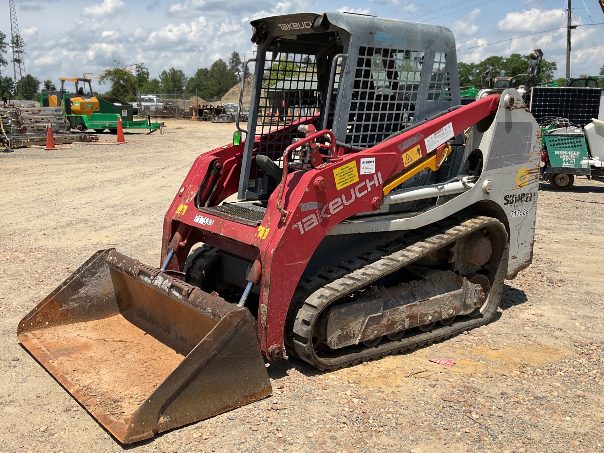 2015 Takeuchi TL8 Compact Track Loader