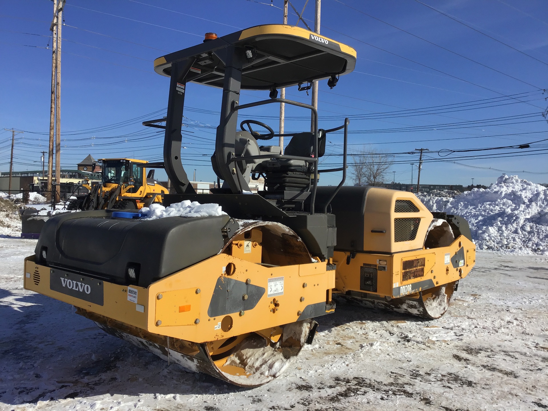 2016 Volvo DD120B Double Drum Roller