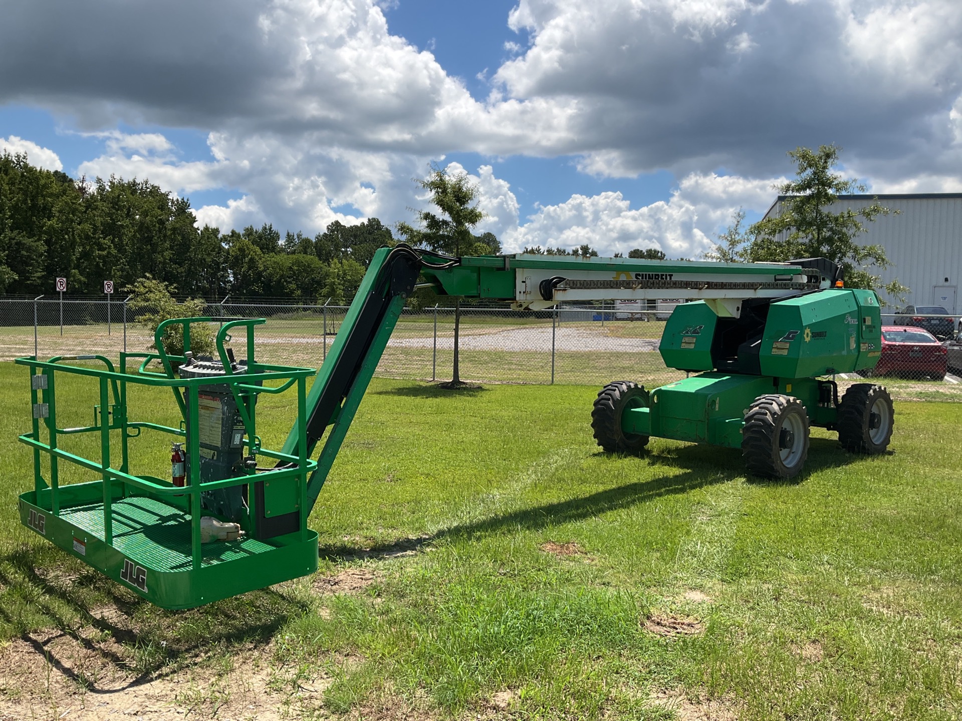 2013 JLG 660SJ 4WD Dual Fuel Telescopic Boom Lift