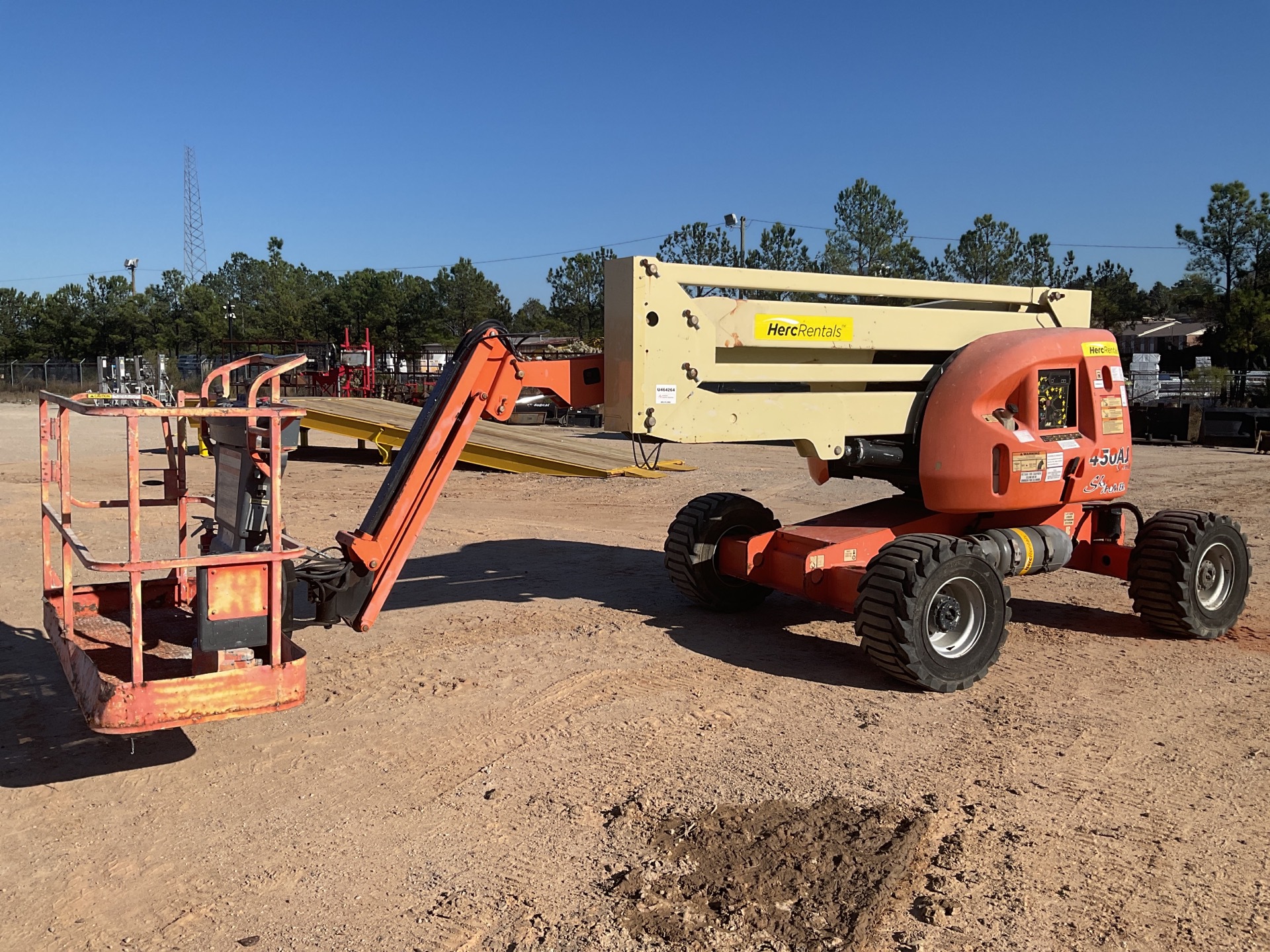 2013 JLG 450AJ 4WD Dual Fuel Articulating Boom Lift