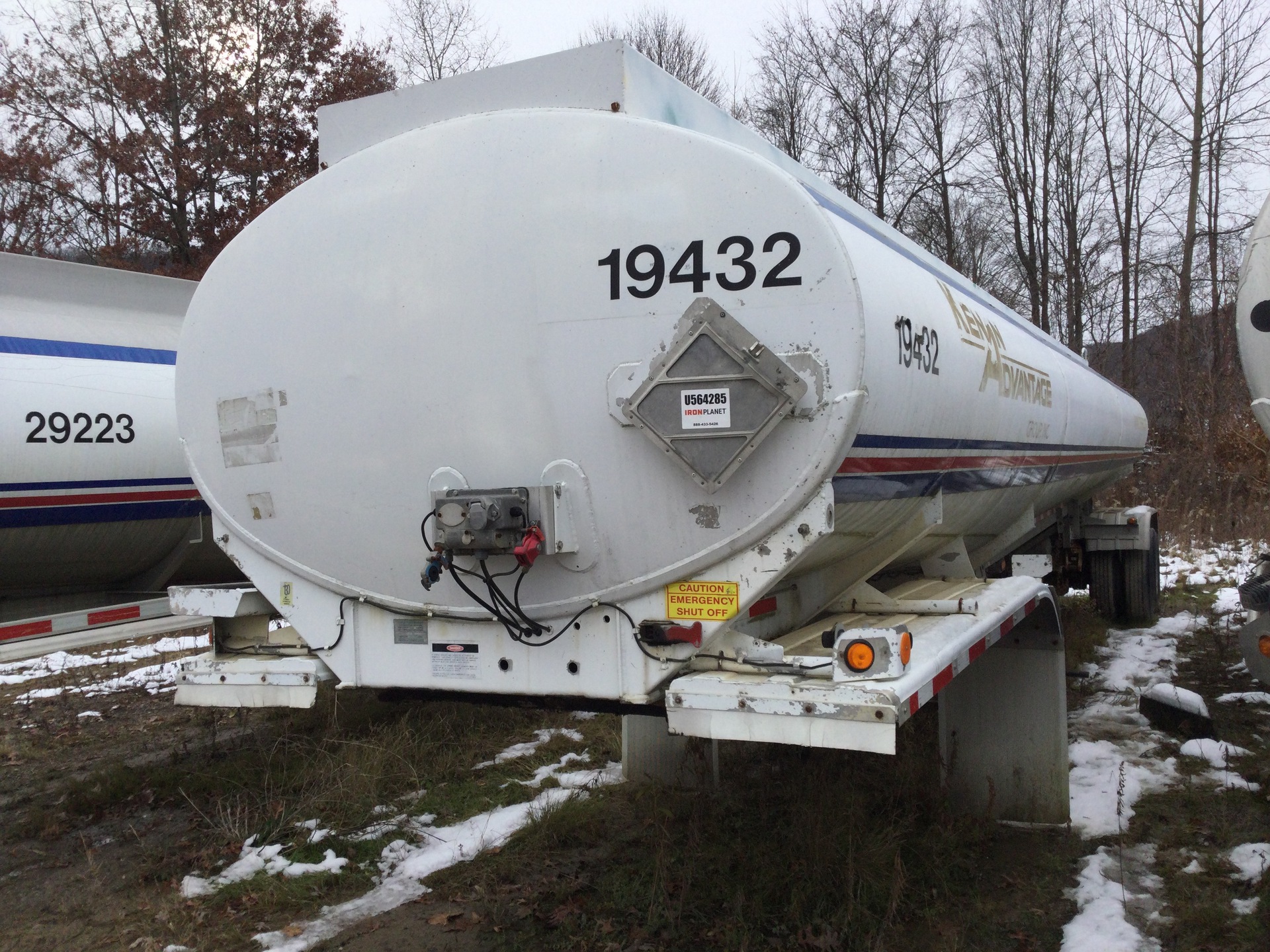 1991 Fruehauf 9450 gal T/A Tanker Trailer