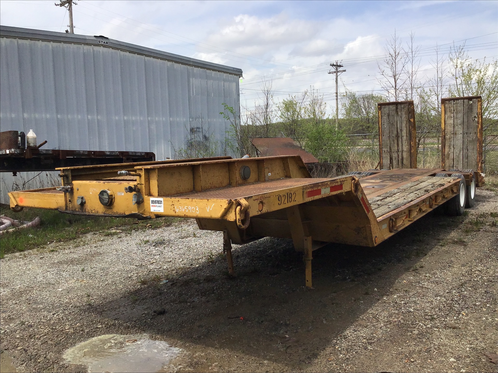 1976 Hyster C25TA 16 ft T/A Lowboy Trailer